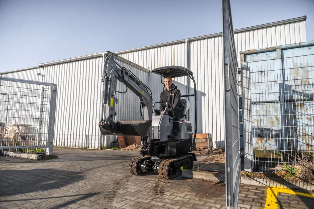 Minibagger „Bobmaster Pro“ – Diesel, 890 kg mit Knickarm + Schaufel-Set – Bild 6
